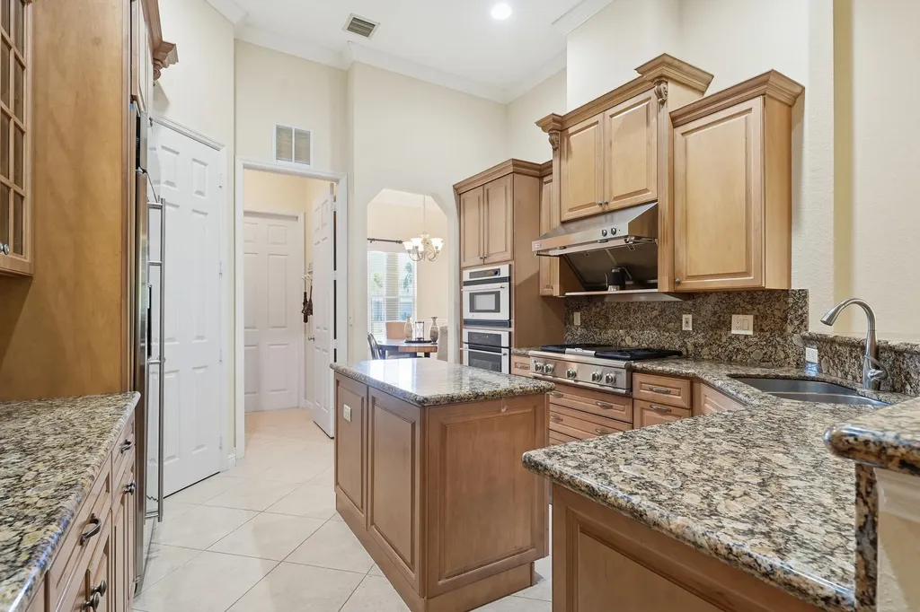 2199 SE Heathwood Circle Port St Lucie FL 34952