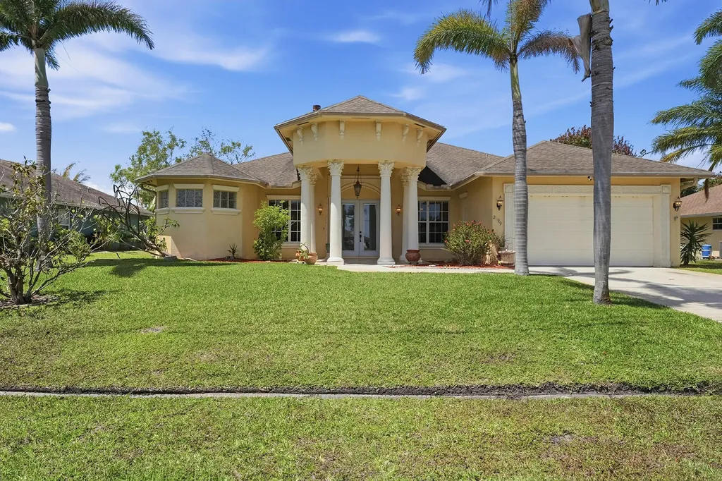 2199 SE Heathwood Circle Port St Lucie FL 34952