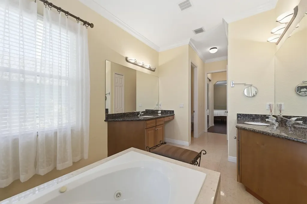 2199 SE Heathwood Circle Port St Lucie FL 34952