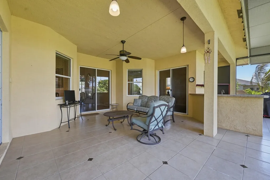 2199 SE Heathwood Circle Port St Lucie FL 34952