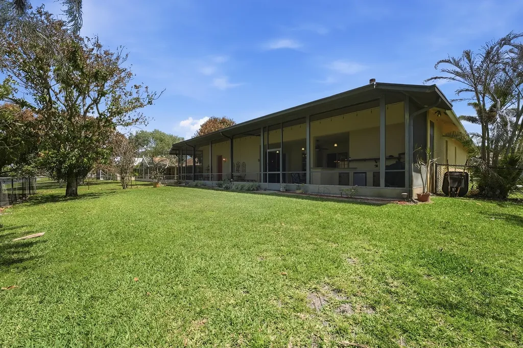 2199 SE Heathwood Circle Port St Lucie FL 34952