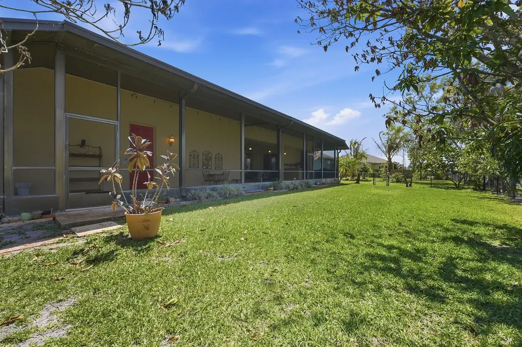 2199 SE Heathwood Circle Port St Lucie FL 34952
