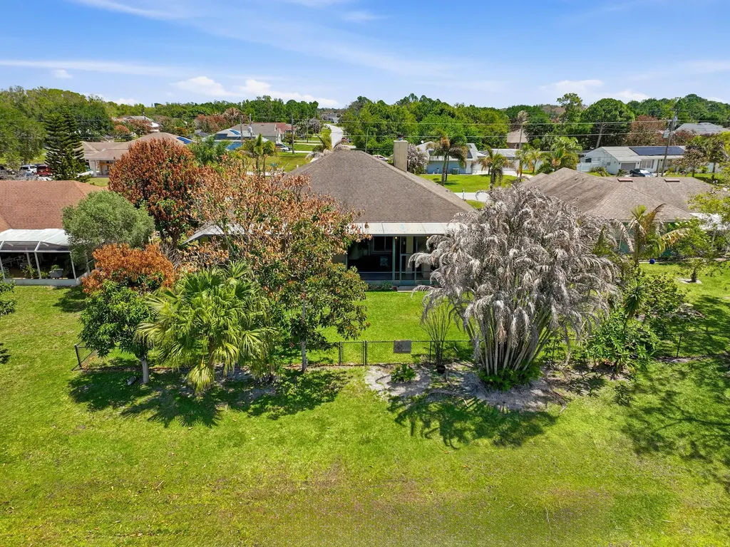 2199 SE Heathwood Circle Port St Lucie FL 34952