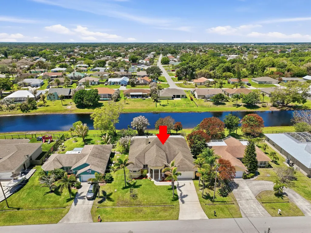2199 SE Heathwood Circle Port St Lucie FL 34952