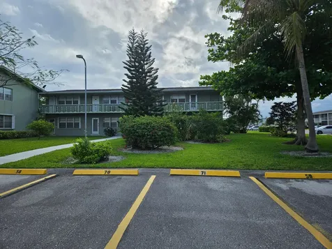 71 Easthampton West Palm Beach FL 33417
