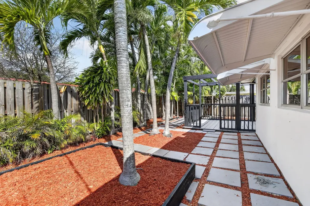 5731 NE 17th Terrace Fort Lauderdale FL 33334