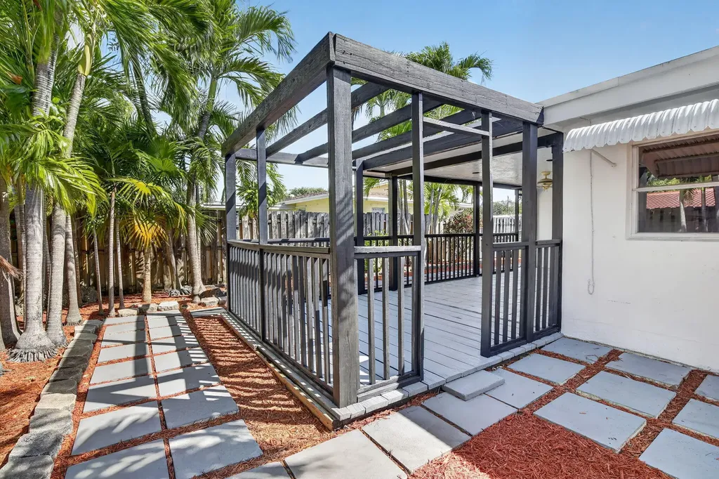 5731 NE 17th Terrace Fort Lauderdale FL 33334