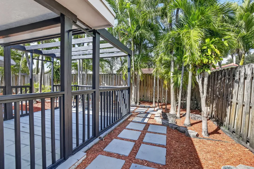 5731 NE 17th Terrace Fort Lauderdale FL 33334