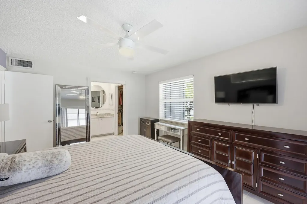 563 Piedmont L Delray Beach FL 33484