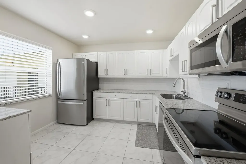 563 Piedmont L Delray Beach FL 33484