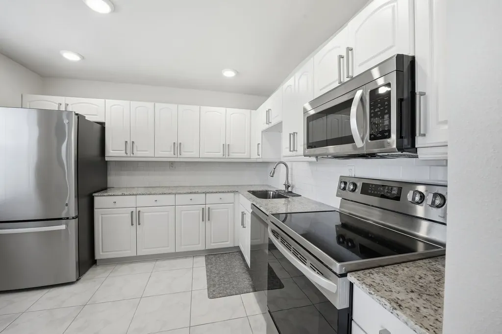 563 Piedmont L Delray Beach FL 33484