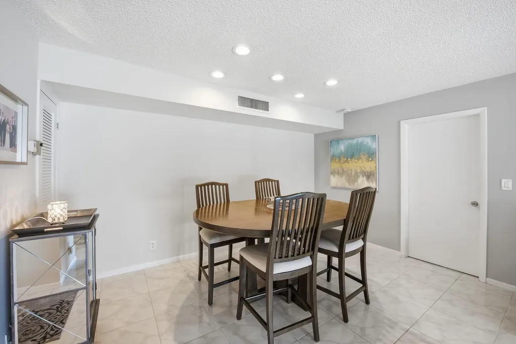 563 Piedmont L Delray Beach FL 33484