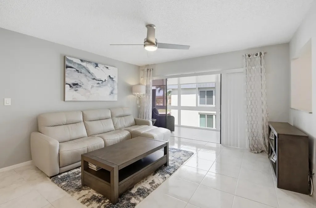 563 Piedmont L Delray Beach FL 33484