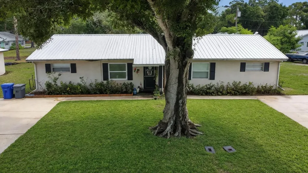 1504 41st Avenue Vero Beach FL 32960