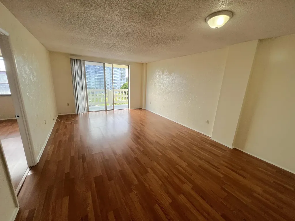 15600 NW 7th Avenue Miami FL 33169
