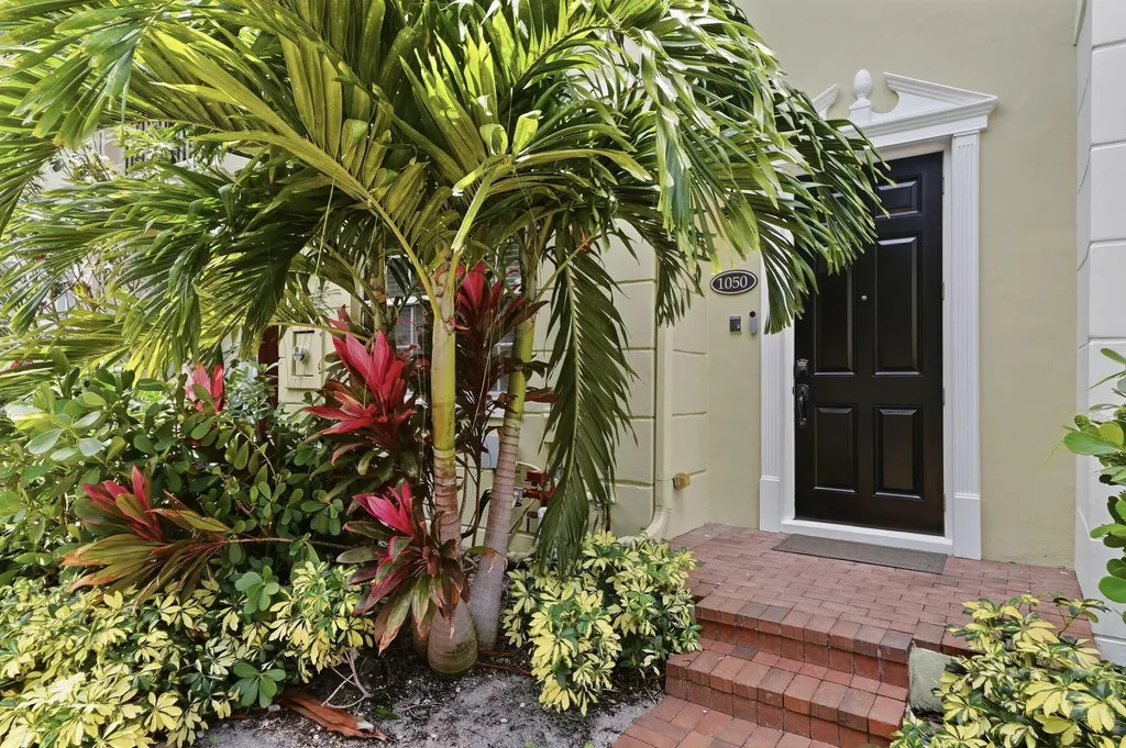 1050 E Heritage Club Circle Delray Beach FL 33483