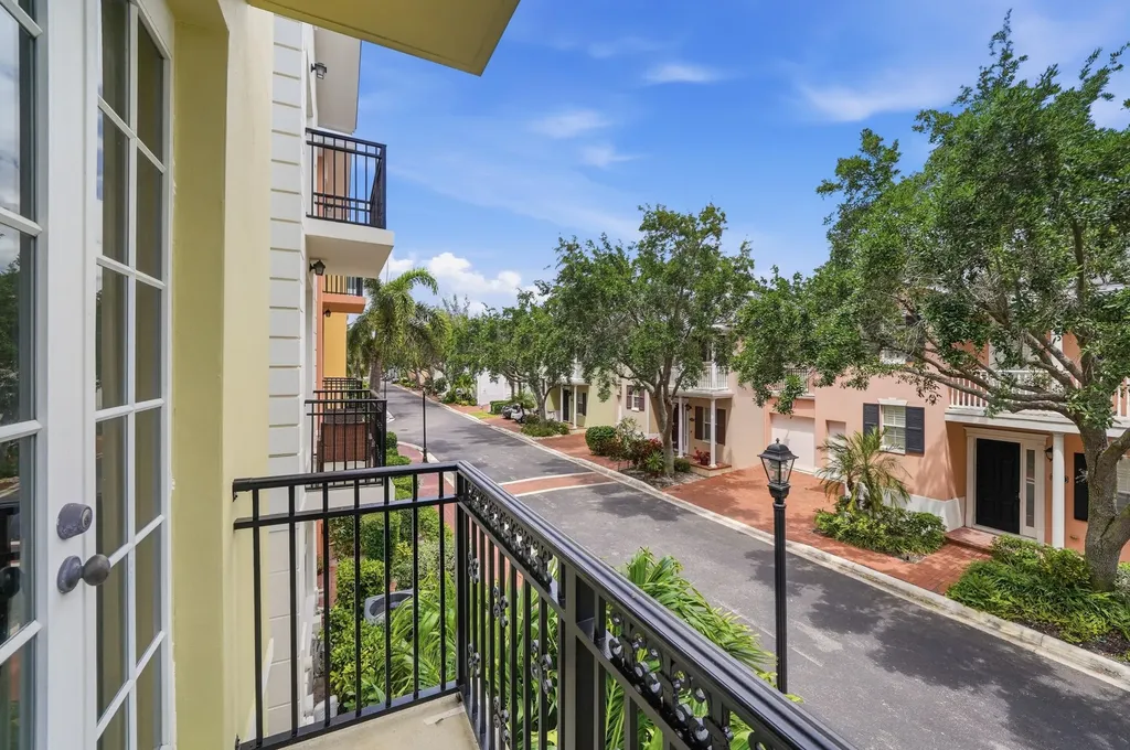 1050 E Heritage Club Circle Delray Beach FL 33483