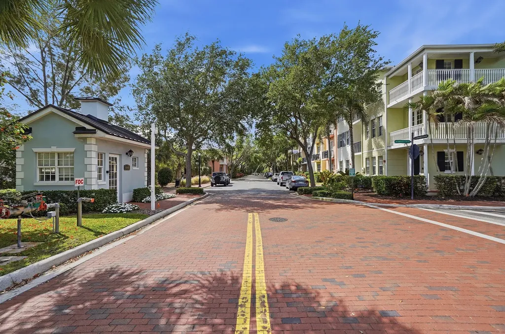 1050 E Heritage Club Circle Delray Beach FL 33483