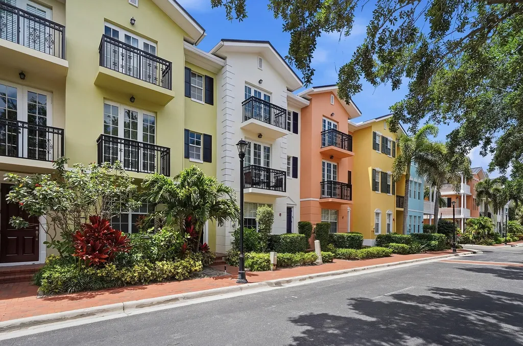 1050 E Heritage Club Circle Delray Beach FL 33483