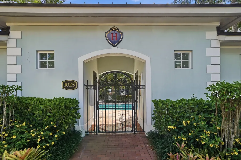 1050 E Heritage Club Circle Delray Beach FL 33483