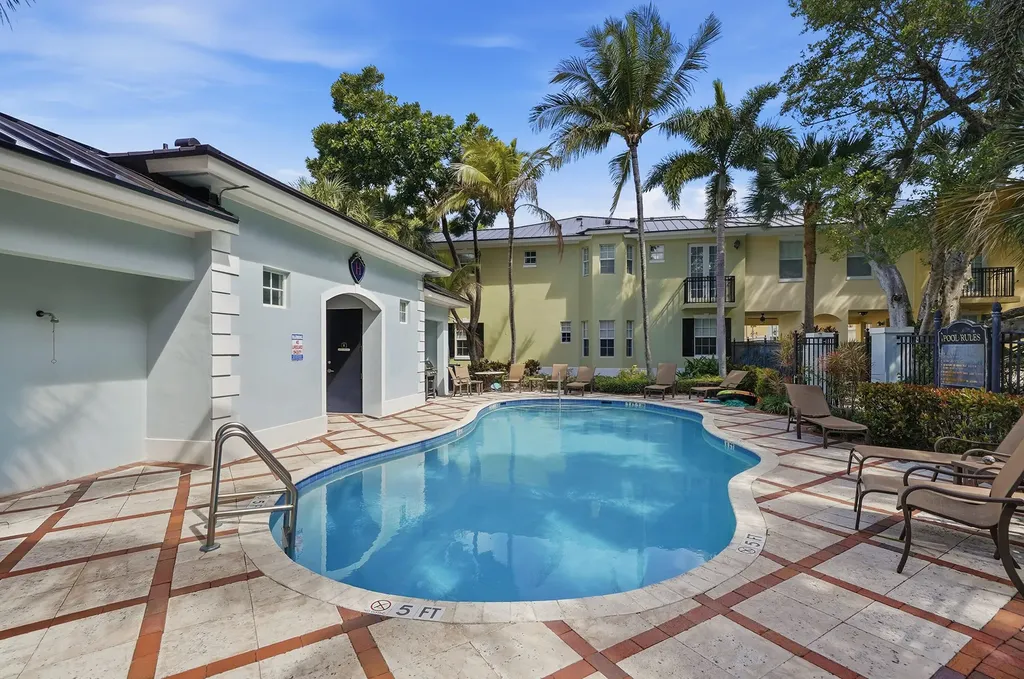 1050 E Heritage Club Circle Delray Beach FL 33483