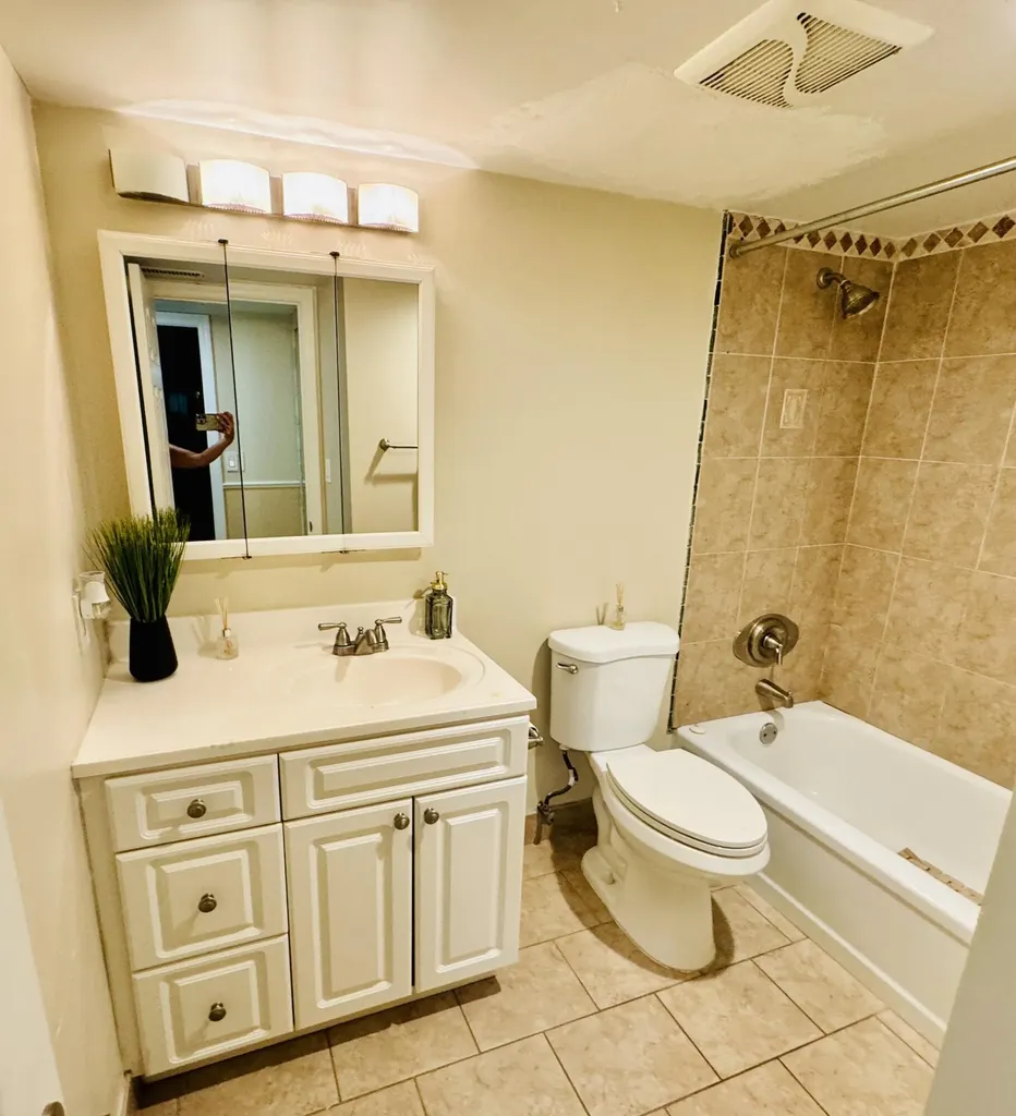 2731 Taft Street Hollywood FL 33020
