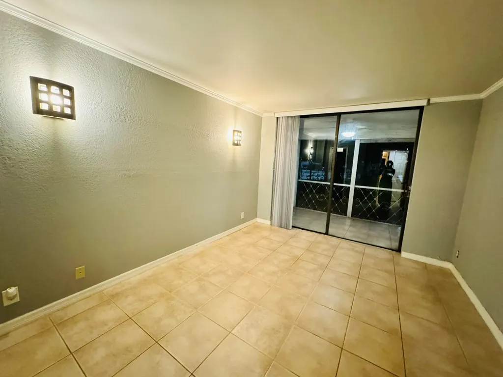 2731 Taft Street Hollywood FL 33020