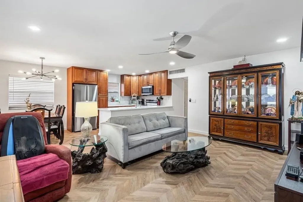 156 Seville Delray Beach FL 33446