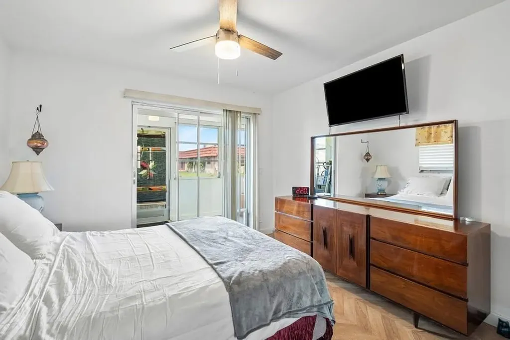 156 Seville Delray Beach FL 33446