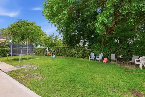 8109 NW 94th Avenue Tamarac FL 33321