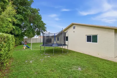 8109 NW 94th Avenue Tamarac FL 33321