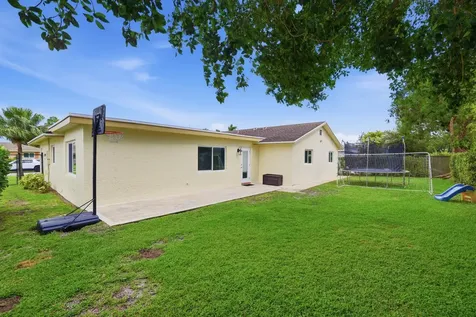 8109 NW 94th Avenue Tamarac FL 33321