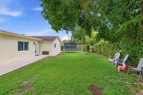 8109 NW 94th Avenue Tamarac FL 33321