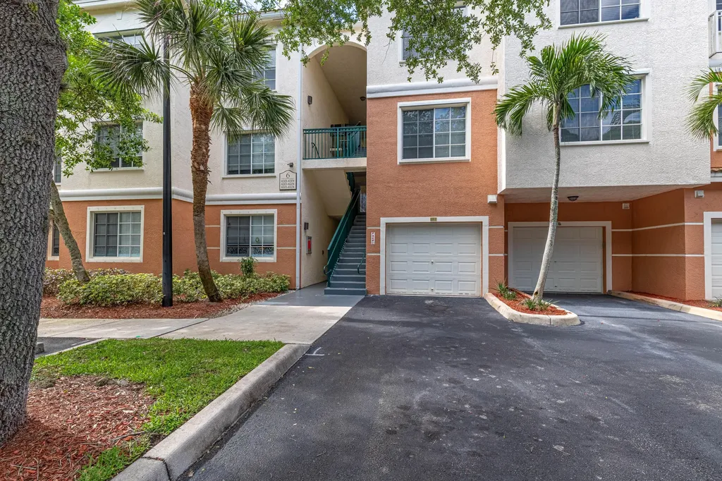 6101 Myrtlewood Circle W Palm Beach Gardens FL 33418