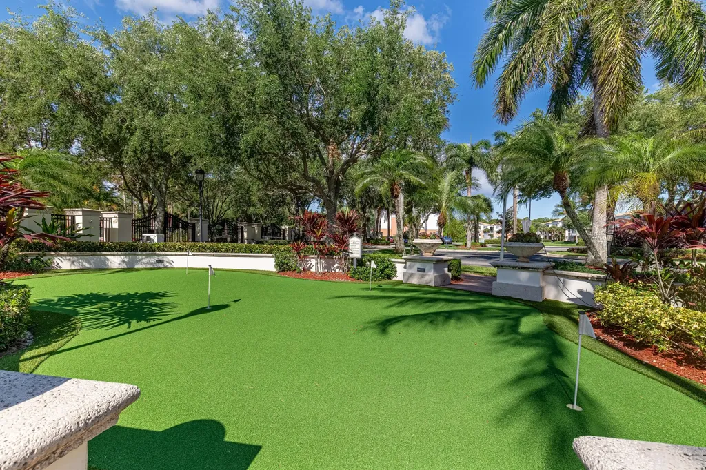 6101 Myrtlewood Circle W Palm Beach Gardens FL 33418