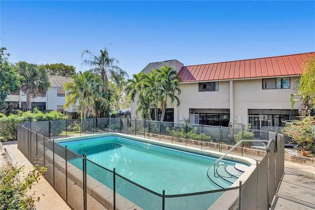 1679 NW 15th NW Boca Raton FL 33432
