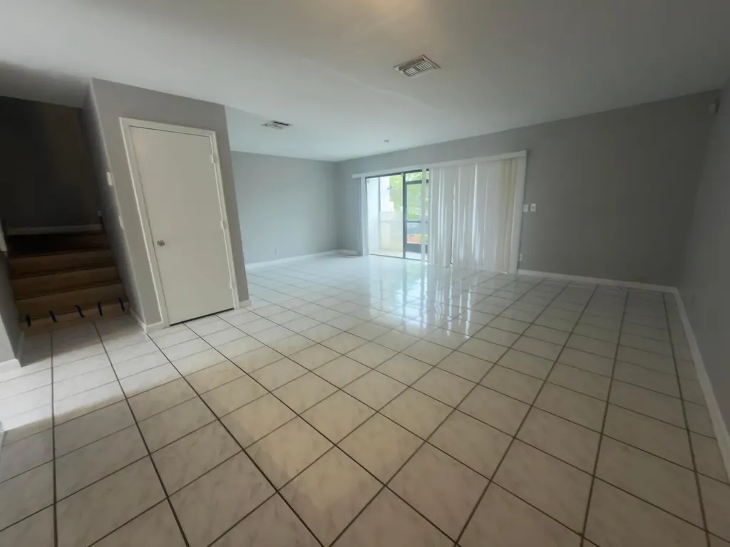 1679 NW 15th NW Boca Raton FL 33432