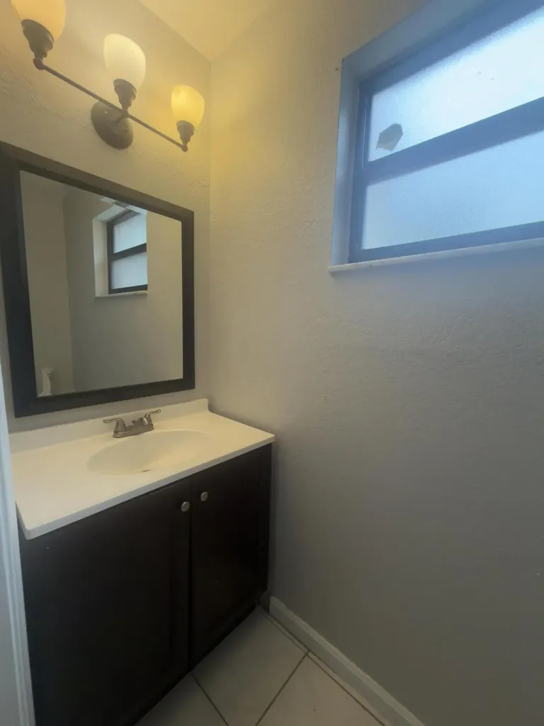 1679 NW 15th NW Boca Raton FL 33432
