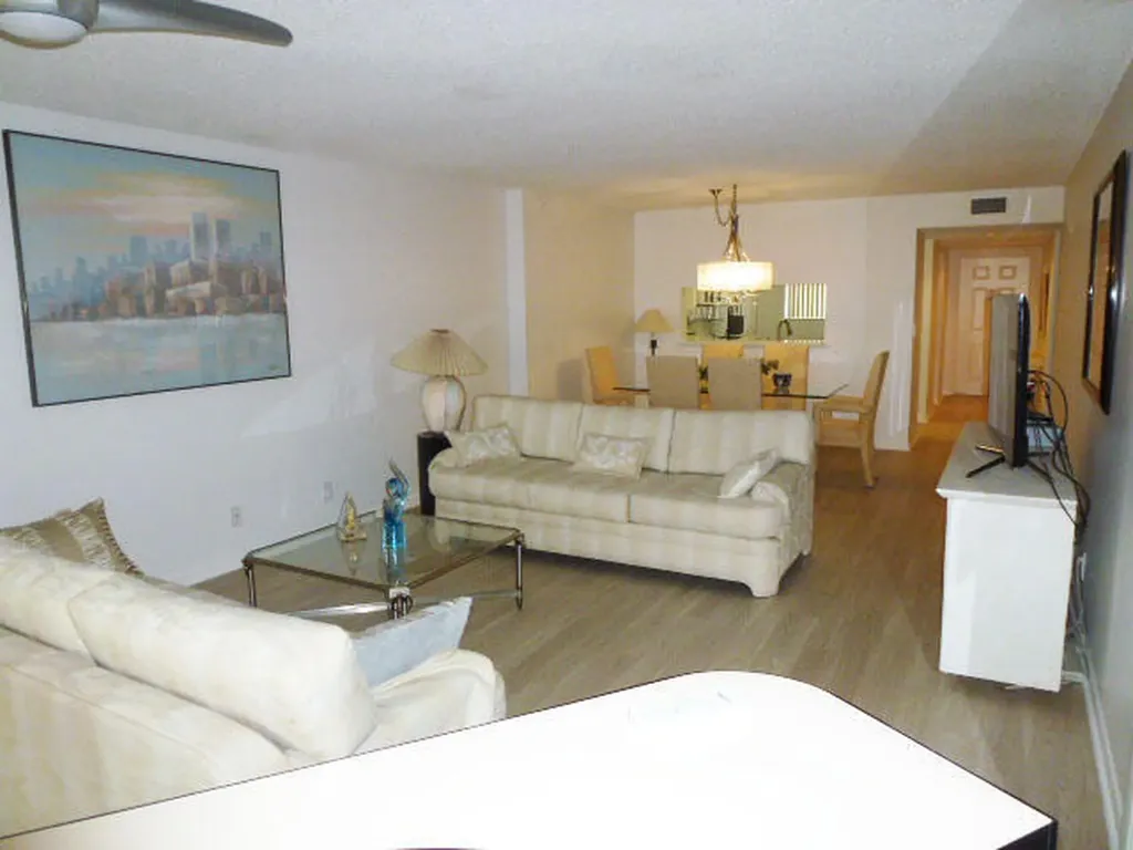 5550 Witney Drive Delray Beach FL 33484