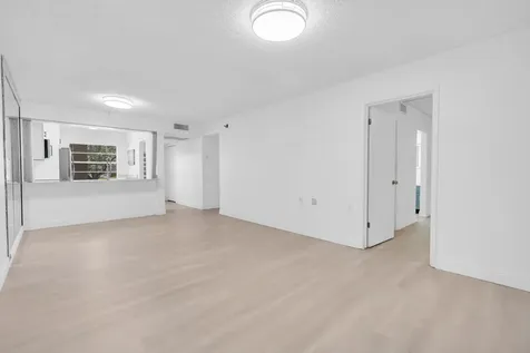 1102 Bahama Bend Coconut Creek FL 33066