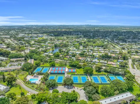 1102 Bahama Bend Coconut Creek FL 33066