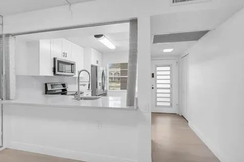 1102 Bahama Bend Coconut Creek FL 33066