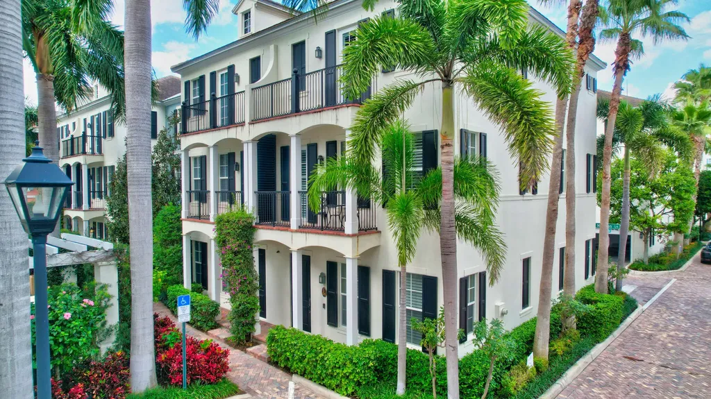 134 Madison Lane Delray Beach FL 33444