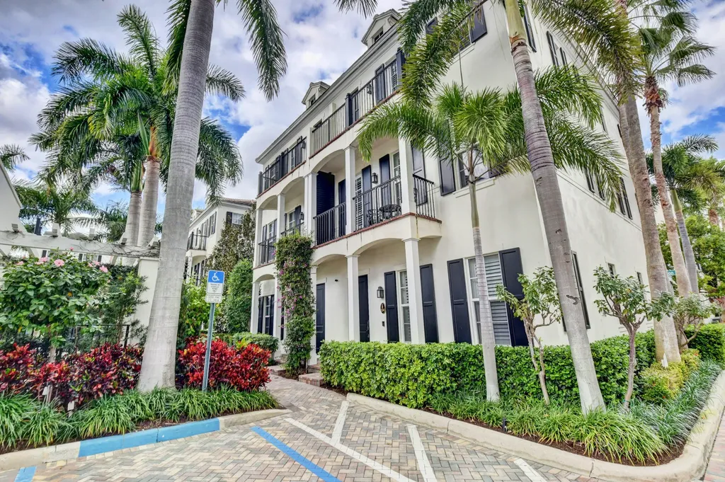 134 Madison Lane Delray Beach FL 33444