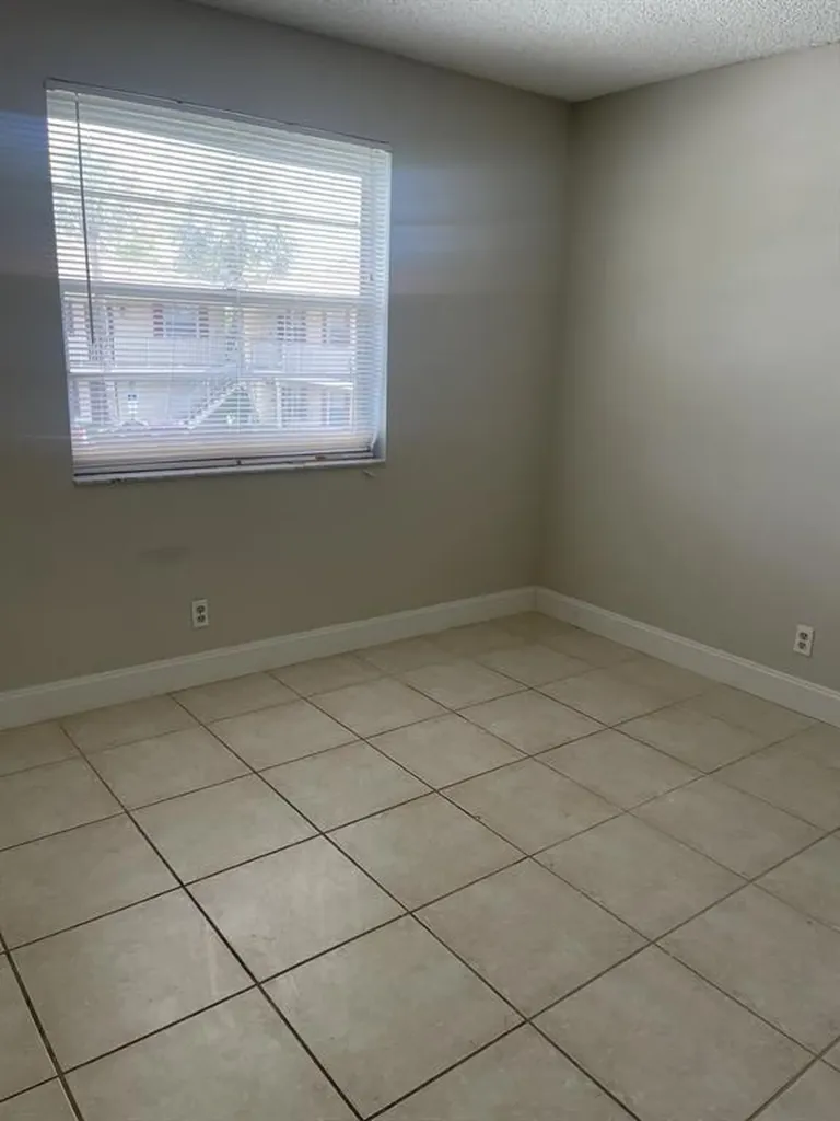 3662 N University Drive Coral Springs FL 33065