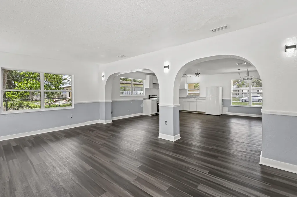 180 SE Serenata Court Port St Lucie FL 34983