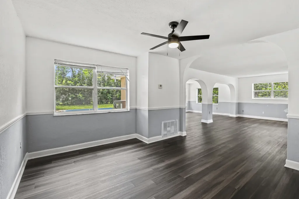 180 SE Serenata Court Port St Lucie FL 34983