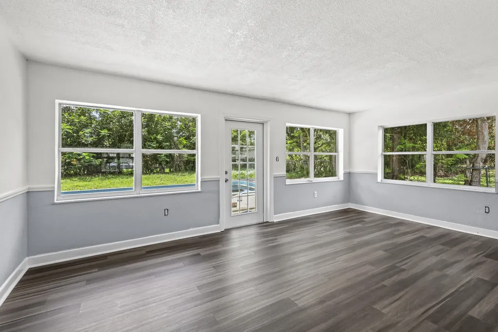 180 SE Serenata Court Port St Lucie FL 34983