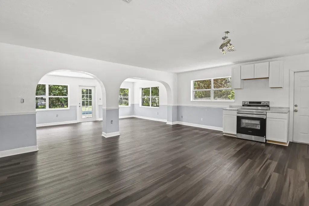 180 SE Serenata Court Port St Lucie FL 34983