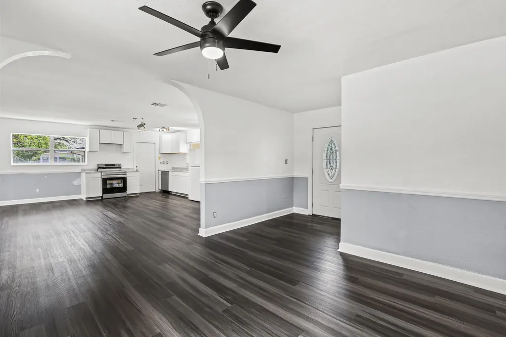 180 SE Serenata Court Port St Lucie FL 34983